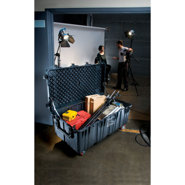 Pelican 0550 Transport Case with Foam (Black) view 4